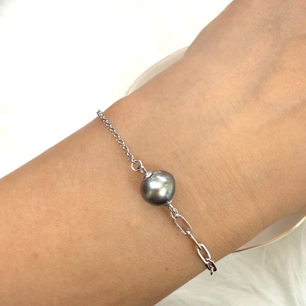Seawater Black Tahitian single Pearl AB style Bracelet